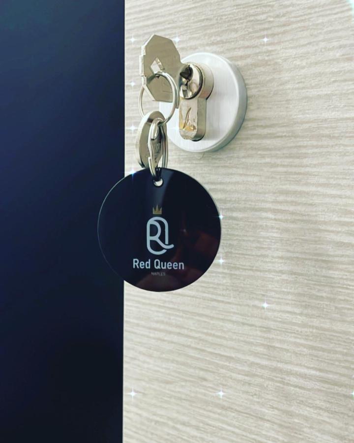 Red Queen Наполи Екстериор снимка